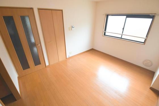 �y�����E���r���O�z�@