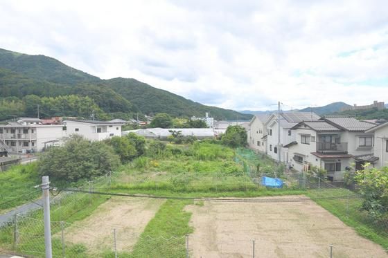 �y���]�z�@