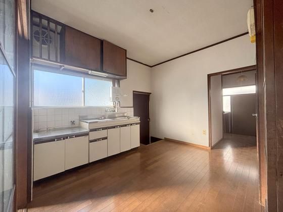 �y�����E���r���O�z�@