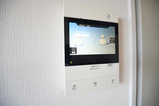 �y�Z�L�����e�B�z�@