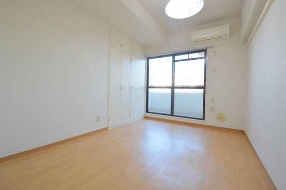 �y�����E���r���O�z�@