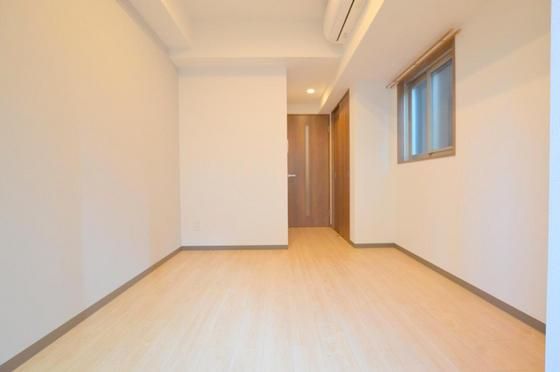 �y�����E���r���O�z�@