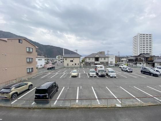 �y���]�z�@