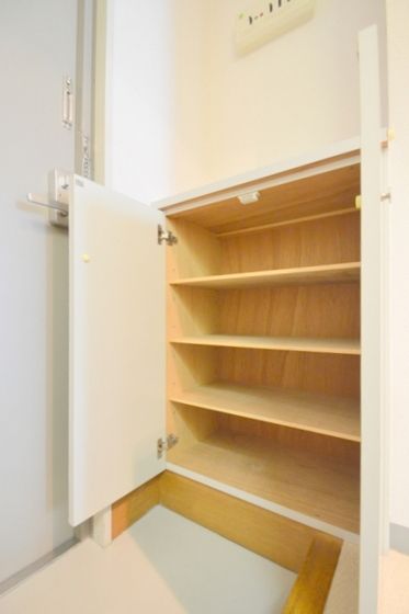 �y���[�z�@���ւɂ̓V���[�Y�{�b�N�X�������ƕt���Ă܂�