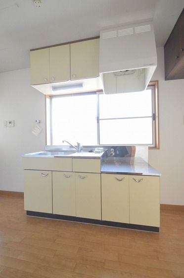 �y�L�b�`���z�@