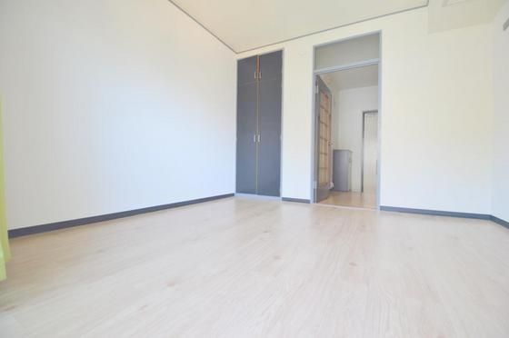 �y�����E���r���O�z�@