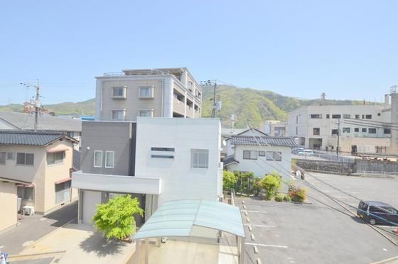 �y���]�z�@