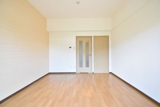 �y�����E���r���O�z�@