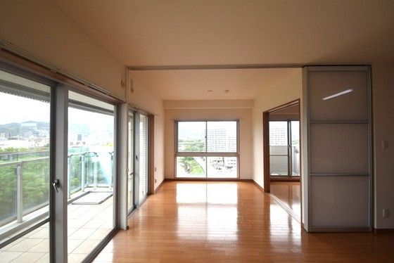 �y�����E���r���O�z�@