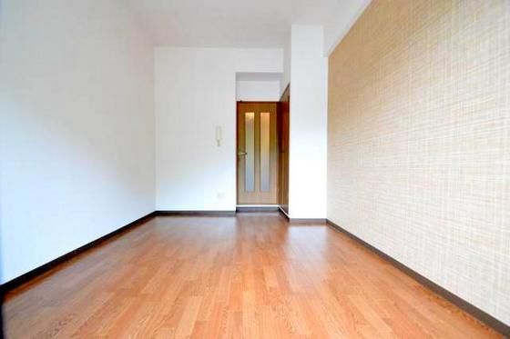 �y�����E���r���O�z�@