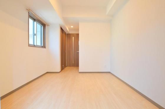 �y�����E���r���O�z�@