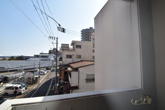 �y���]�z�@