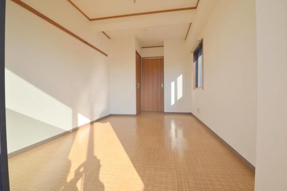 �y�����E���r���O�z�@�m��