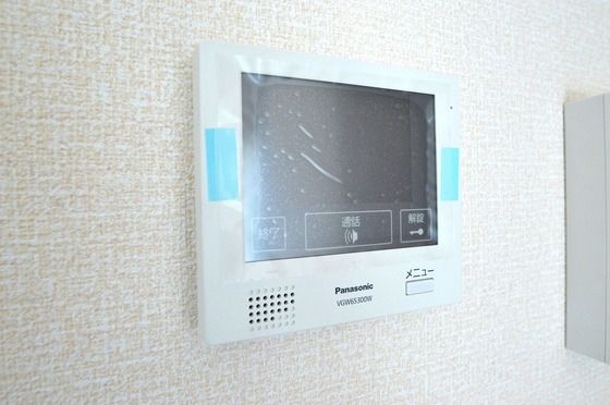 �y�Z�L�����e�B�z�@