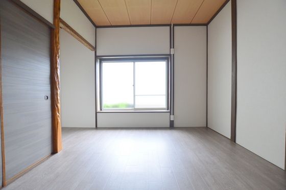 �y�����E���r���O�z�@