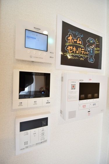 �y�Z�L�����e�B�z�@