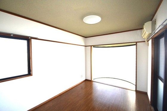 �y�����E���r���O�z�@