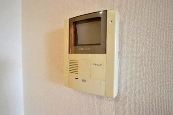 �y�Z�L�����e�B�z�@