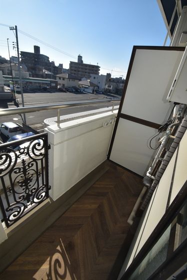 �y�o���R�j�[�z�@