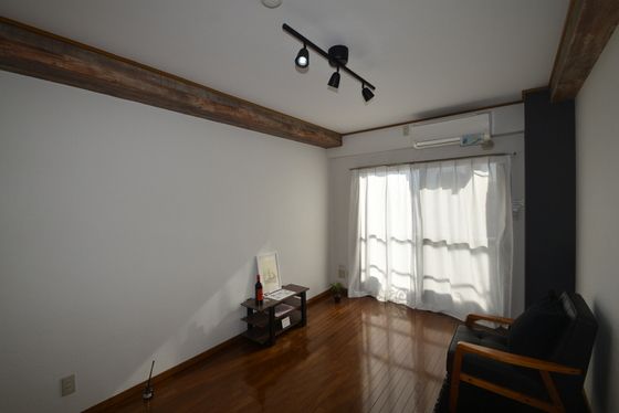 �y�����E���r���O�z�@