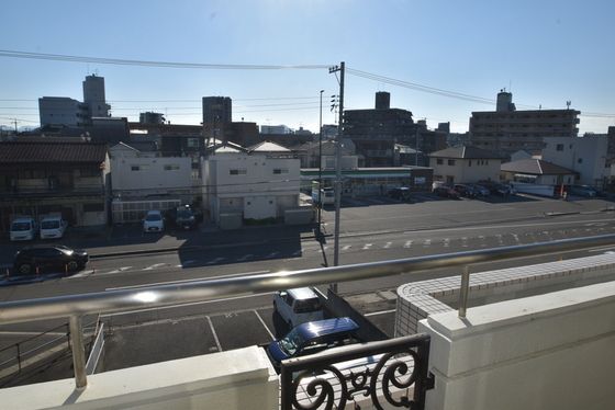 �y���]�z�@