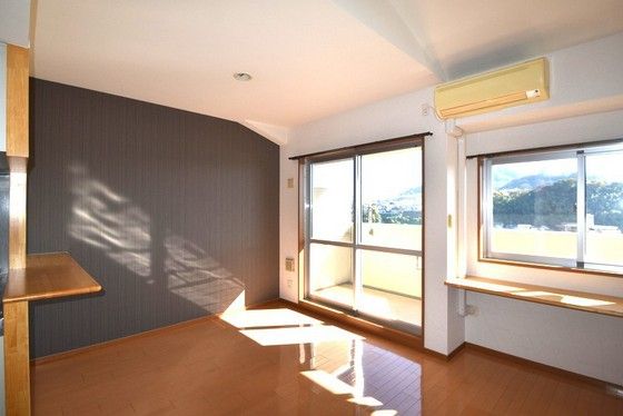 �y�����E���r���O�z�@