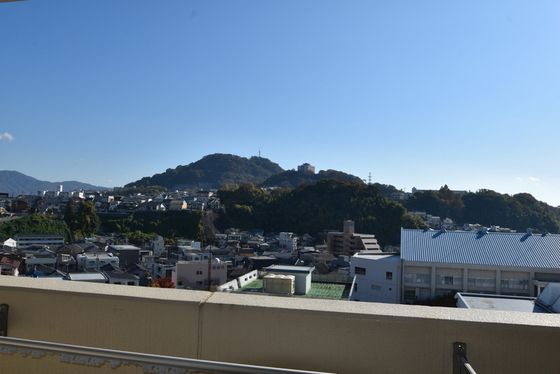 �y���]�z�@