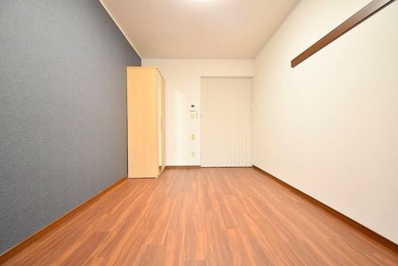 �y�����E���r���O�z�@