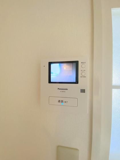 �y�Z�L�����e�B�z�@