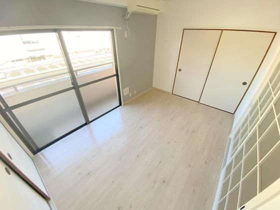 �y�����E���r���O�z�@