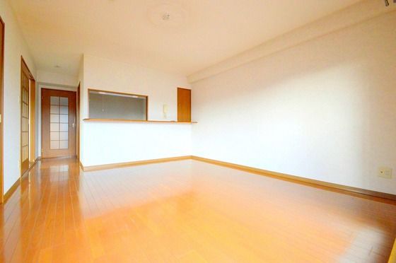 �y�����E���r���O�z�@