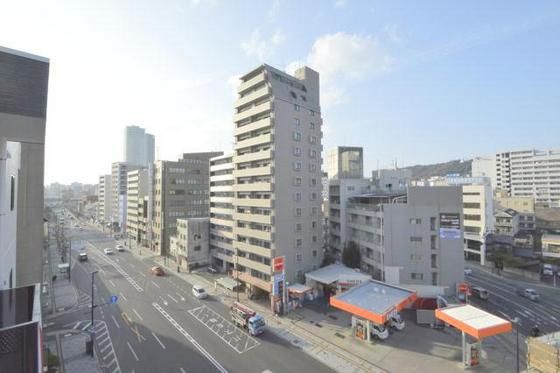 �y���]�z�@