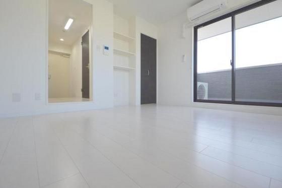 �y�����E���r���O�z�@