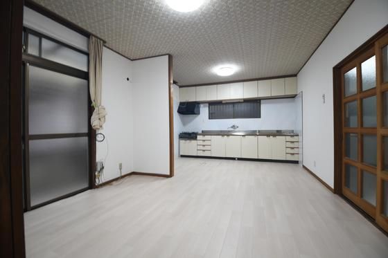 �y�����E���r���O�z�@