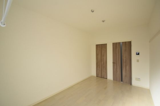 �y�����E���r���O�z�@