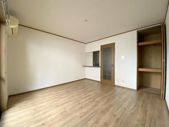 �y�����E���r���O�z�@