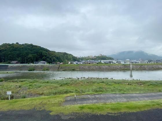 �y���]�z�@