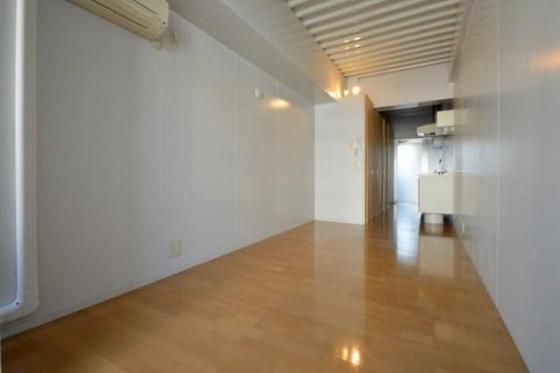 �y�����E���r���O�z�@