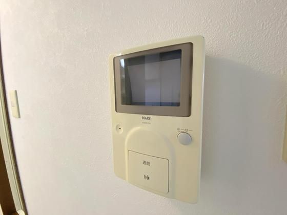 �y�Z�L�����e�B�z�@