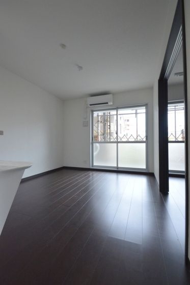 �y�����E���r���O�z�@�k�c�j7.8��