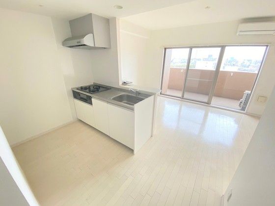 �y�����E���r���O�z�@