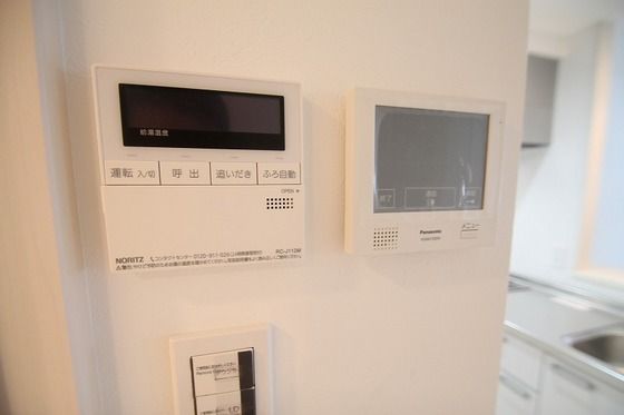 �y�Z�L�����e�B�z�@