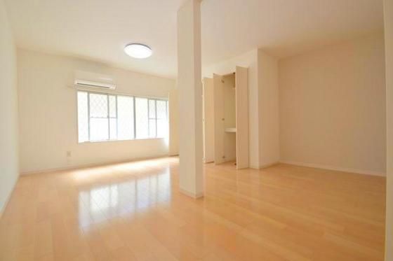 �y�����E���r���O�z�@