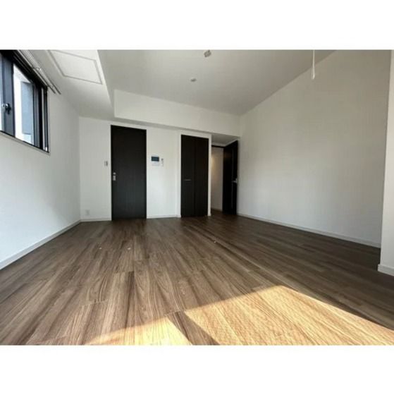 �y�����E���r���O�z�@