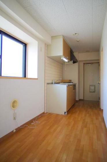 �y�����E���r���O�z�@