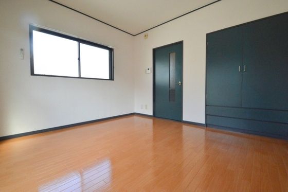 �y�����E���r���O�z�@