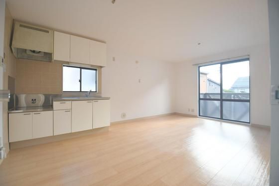 �y�����E���r���O�z�@