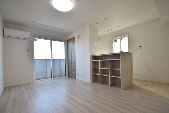 �y�����E���r���O�z�@