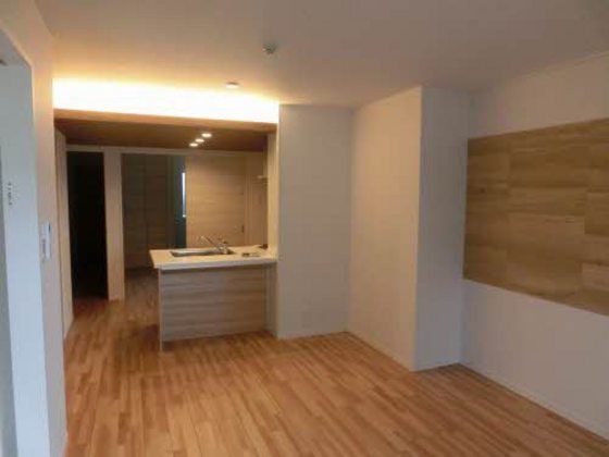 �y�����E���r���O�z�@