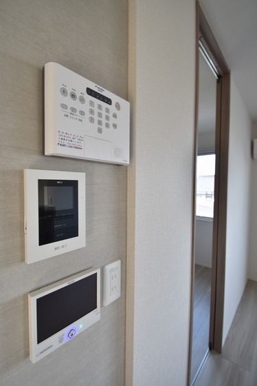 �y�Z�L�����e�B�z�@